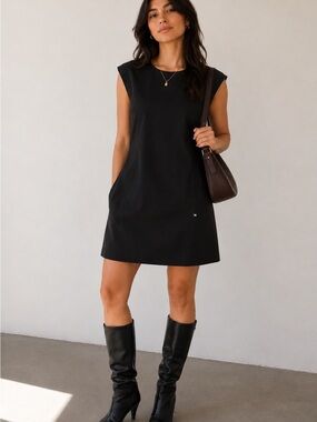 Fig Black Sleeveless Shift Dress